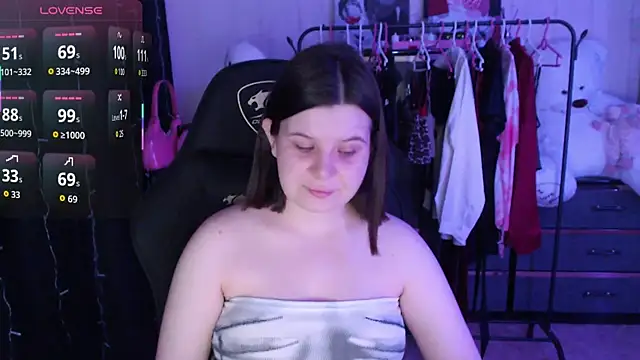 AmyVibess online show from May 2026 06:02:02 PM