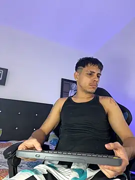 Luke Stone online show from October 2025 04:36:02 PM