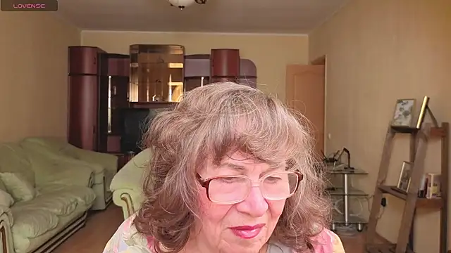 Betty Brick online show from April 2026 01:16:02 PM