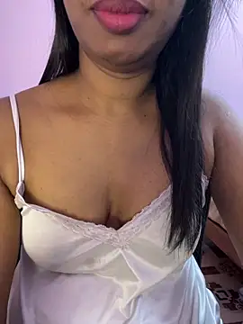 Snapshot of tamil_Aarathi chatting on February 2026 05:52:01 PM tamil Aarathi online show from February 2026 05:52:01 PM