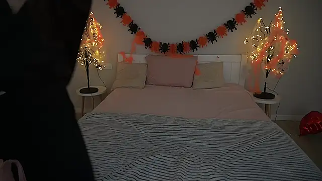 BerryDiva online show from October 2025 06:03:01 AM