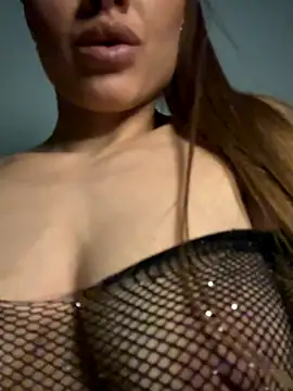 Snapshot of YourJolie chatting on October 2025 12:22:02 AM YourJolie online show from October 2025 12:22:02 AM