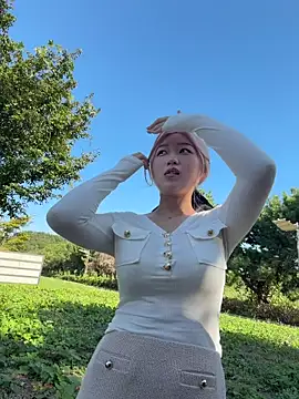 Snapshot of winter11 chatting on October 2025 06:33:01 AM winter11 online show from October 2025 06:33:01 AM