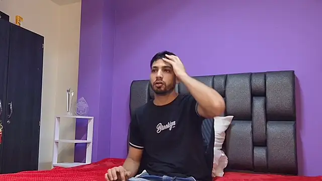 ashtoncooperr online show from September 2025 06:44:01 PM