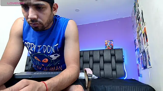 ashtoncooperr online show from November 2025 07:01:02 PM