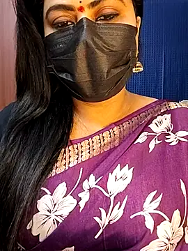 Snapshot of honey-flower chatting on September 2025 02:44:01 AM honey-flower online show from September 2025 02:44:01 AM