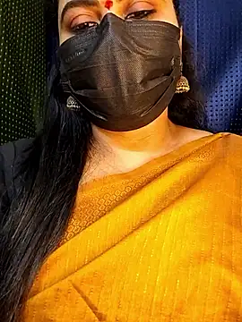 Snapshot of honey-flower chatting on September 2025 04:18:02 PM honey-flower online show from September 2025 04:18:02 PM