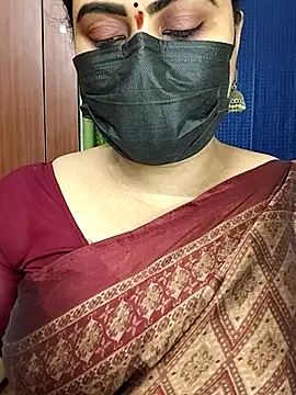 Snapshot of honey-flower chatting on September 2025 06:41:02 PM honey-flower online show from September 2025 06:41:02 PM