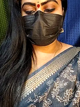 Snapshot of honey-flower chatting on September 2025 12:05:02 PM honey-flower online show from September 2025 12:05:02 PM