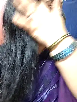 Snapshot of honey-flower chatting on September 2025 03:41:02 AM honey-flower online show from September 2025 03:41:02 AM