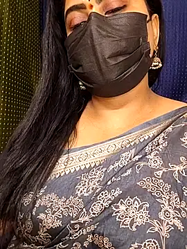 Snapshot of honey-flower chatting on September 2025 06:22:02 PM honey-flower online show from September 2025 06:22:02 PM