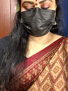 Snapshot of honey-flower chatting on October 2025 12:15:02 PM honey-flower online show from October 2025 12:15:02 PM