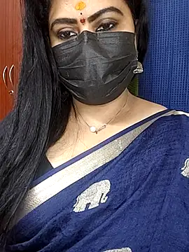 Snapshot of honey-flower chatting on November 2025 05:02:01 AM honey-flower online show from November 2025 05:02:01 AM