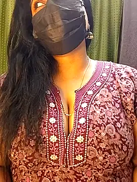 Snapshot of honey-flower chatting on January 2026 05:39:01 PM honey-flower online show from January 2026 05:39:01 PM