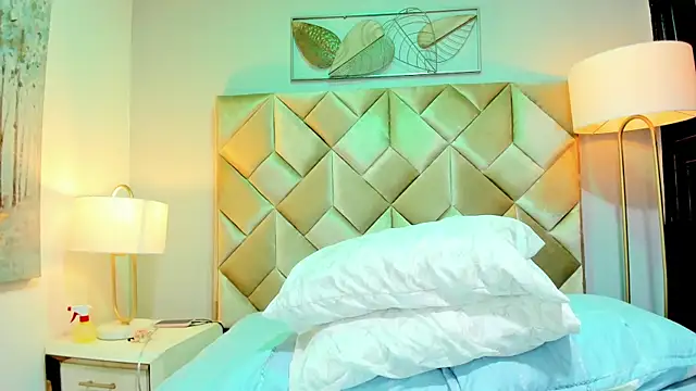 DanniaKross online show from September 2025 09:25:02 AM