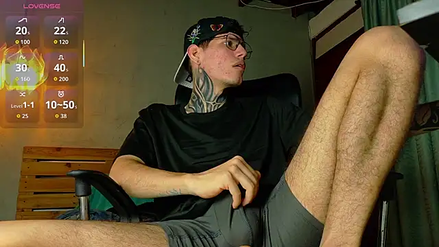 Snapshot of david_huge chatting on April 2026 03:04:02 AM david huge online show from April 2026 03:04:02 AM