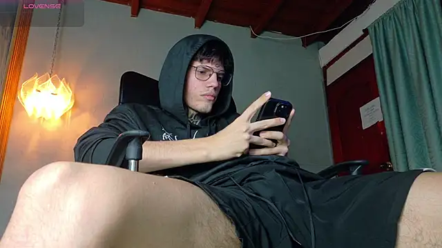 Snapshot of david_huge chatting on April 2026 02:31:01 AM david huge online show from April 2026 02:31:01 AM