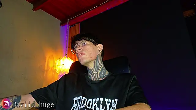 Snapshot of david_huge chatting on June 2026 08:34:01 AM david huge online show from June 2026 08:34:01 AM