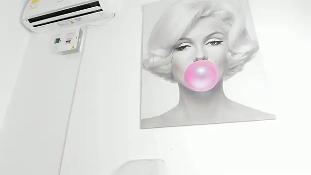 Snapshot of Akiraht chatting on September 2025 09:17:02 PM Akiraht online show from September 2025 09:17:02 PM