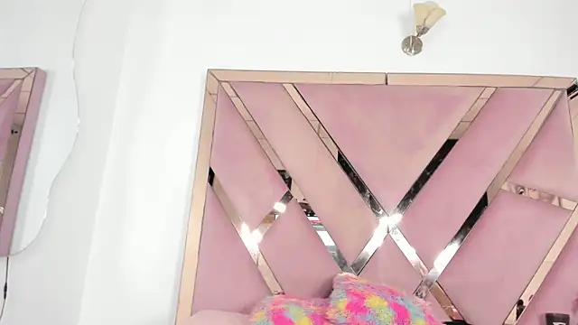 Snapshot of Akiraht chatting on September 2025 08:46:01 PM Akiraht online show from September 2025 08:46:01 PM