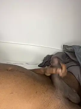 Snapshot of Kingdinyxxx chatting on November 2025 07:00:02 AM Kingdinyxxx online show from November 2025 07:00:02 AM