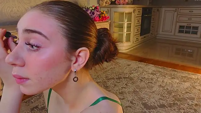 Snapshot of EadlinGillim chatting on September 2025 03:21:02 AM EadlinGillim online show from September 2025 03:21:02 AM