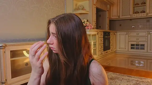 Snapshot of EadlinGillim chatting on October 2025 03:06:02 AM EadlinGillim online show from October 2025 03:06:02 AM