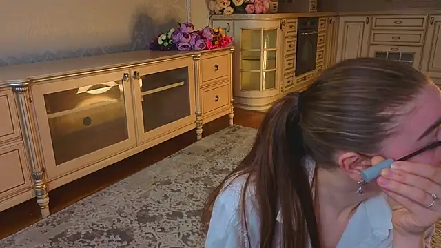 Snapshot of EadlinGillim chatting on October 2025 03:14:01 AM EadlinGillim online show from October 2025 03:14:01 AM