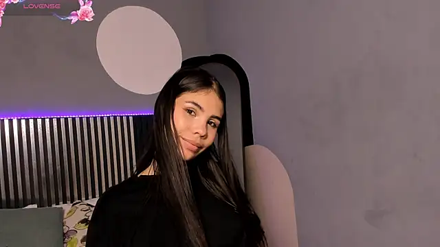 Snapshot of Emilybeltons chatting on September 2025 07:30:02 PM Emilybeltons online show from September 2025 07:30:02 PM