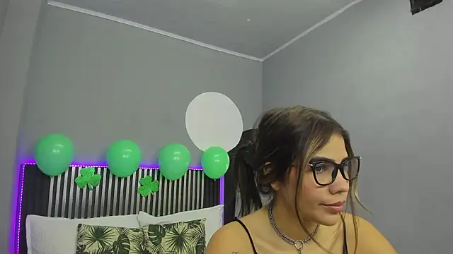 Emilybeltons online show from March 2026 07:50:01 PM