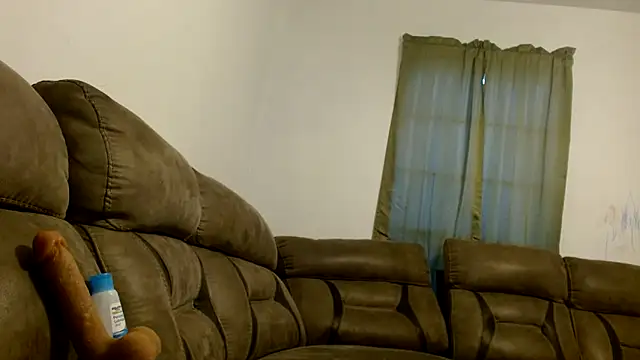 Snapshot of carlithefreak chatting on February 2025 04:02:01 PM carlithefreak online show from February 2025 04:02:01 PM