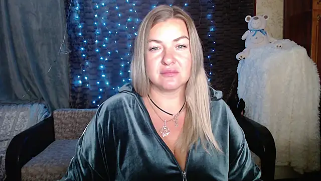 NikaSkylink online show from September 2025 07:03:02 PM