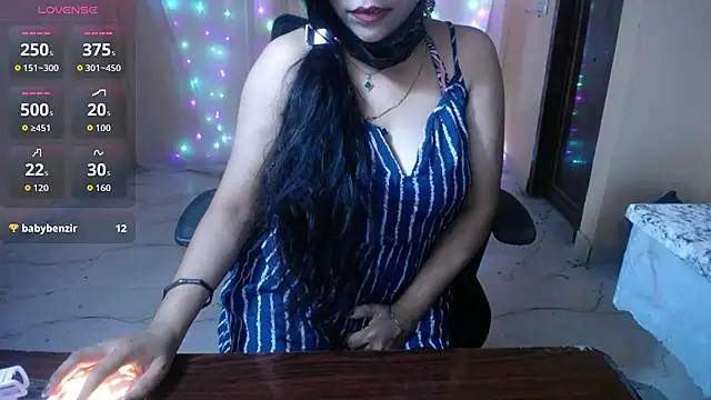 Divvya  online show from May 2026 07:34:02 PM