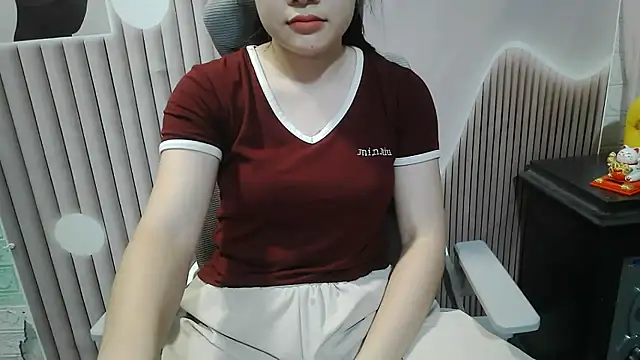 Emachiii online show from September 2025 12:47:01 AM