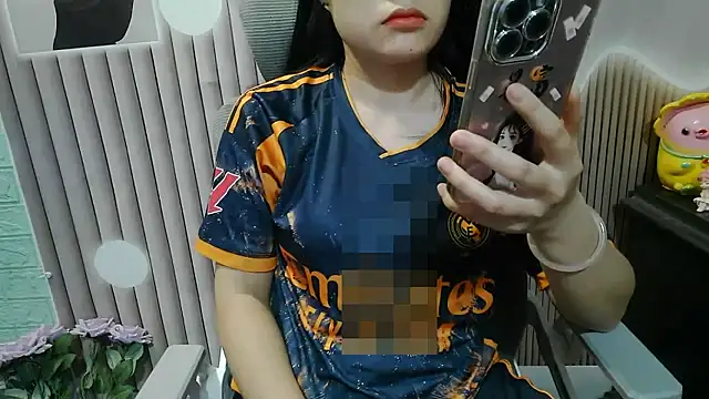 Emachiii online show from October 2025 02:42:02 AM