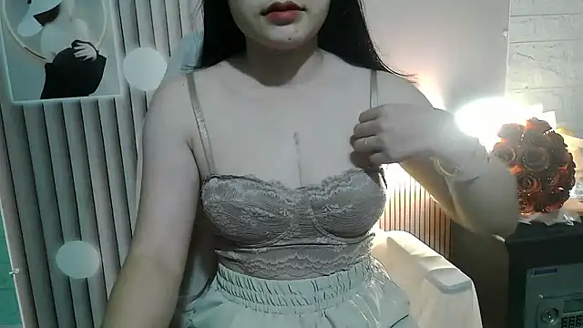 Emachiii online show from November 2025 12:42:02 AM