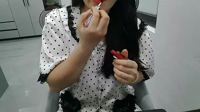 Emachiii online show from May 2026 12:34:02 PM