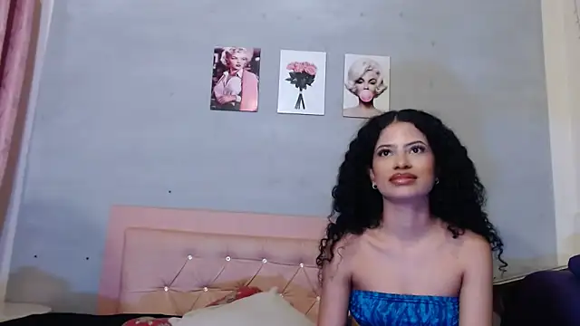 Snapshot of Adut_Akech chatting on September 2025 12:07:02 PM Adut Akech online show from September 2025 12:07:02 PM