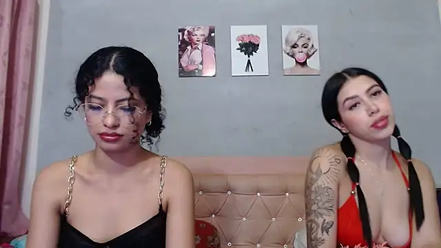 Snapshot of Adut_Akech chatting on September 2025 03:02:01 PM Adut Akech online show from September 2025 03:02:01 PM