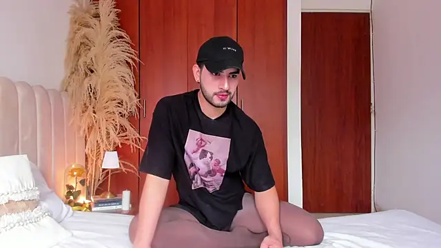 Dark beauty2 online show from September 2025 07:47:01 PM