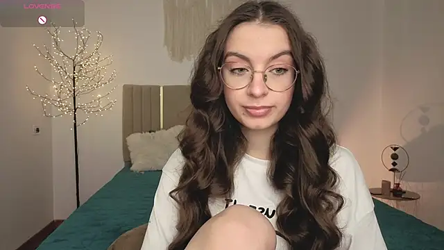 Real cutie1 online show from April 2026 01:09:02 PM