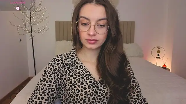 Real cutie1 online show from April 2026 01:06:01 PM