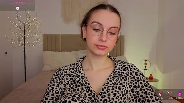 Real cutie1 online show from May 2026 12:44:01 PM
