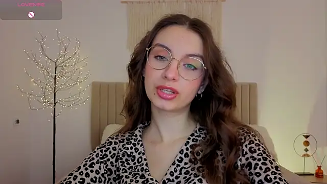 Real cutie1 online show from May 2026 12:57:02 PM