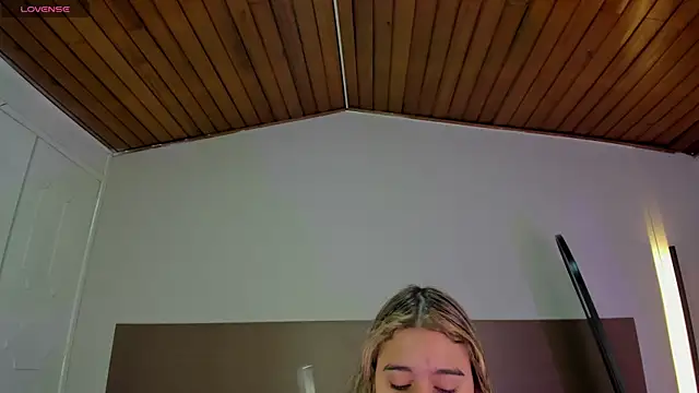 Rachell criss online show from May 2026 04:08:02 AM