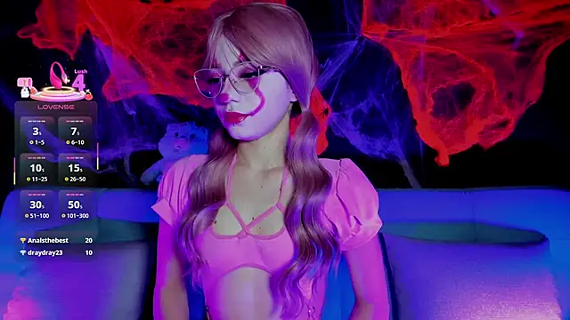 madiixwatson online show from October 2025 10:44:01 AM