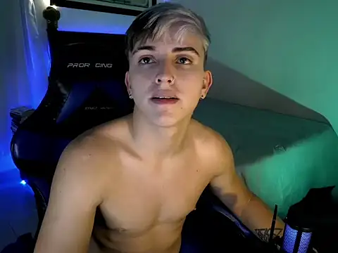 Justin trevor1 online show from April 2026 04:05:02 AM