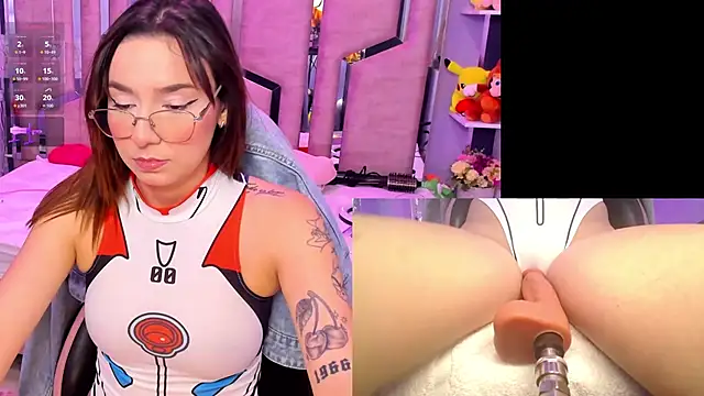 NicoleFerrel online show from September 2025 03:03:02 PM