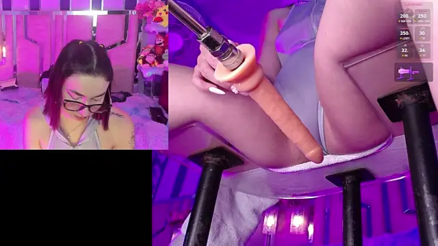 NicoleFerrel online show from April 2026 02:48:02 PM