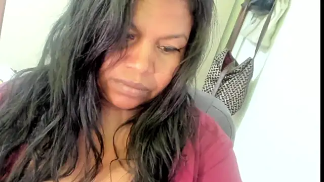 ebonylouissexyhot online show from October 2025 08:40:02 PM